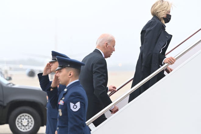 US President Joe Biden boards Air Force One prior to departure from Joint Base Andrews in Maryland, August, 29, 2021. - Biden travels to Dover Air Force Base in Delaware to attend the dignified transfer of the 13 members of the US military killed in Afghanistan last week. (Photo by SAUL LOEB / AFP) (Photo by SAUL LOEB/AFP via Getty Images) ORG XMIT: 0 ORIG FILE ID: AFP_9LU93N.jpg