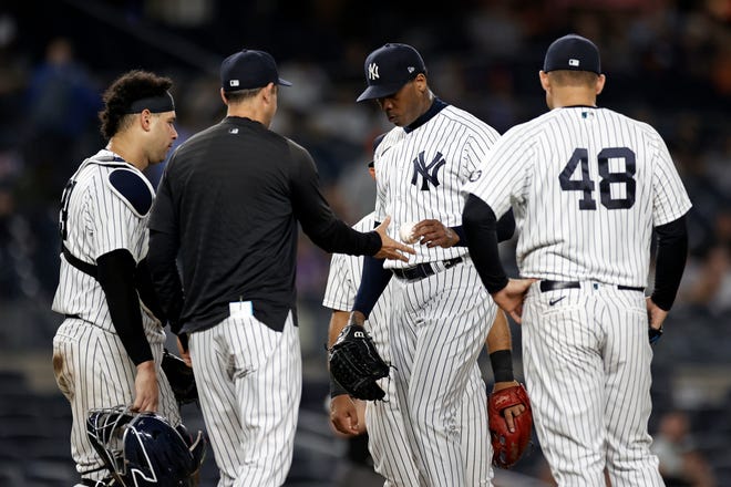 Yankees manager Aaron Boone removes Aroldis Chapman from Wednesday's game against Toronto,