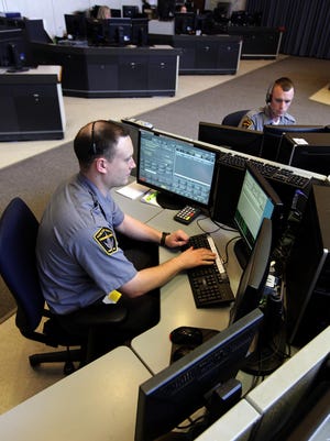 The Hamilton County 911 communications center experienced a brief power outage on Saturday.